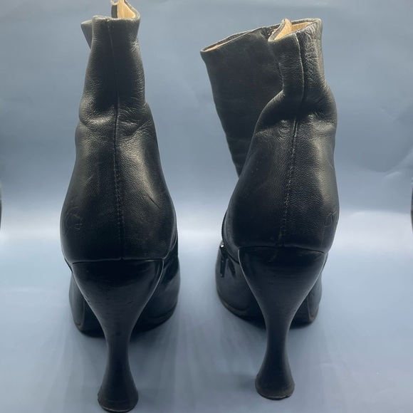 JOHN FLUEVOG ATTENTIONS: JOLIE ZIP BOOTIE, Size 8, Preowned, Hard to Find - Picture 15 of 17